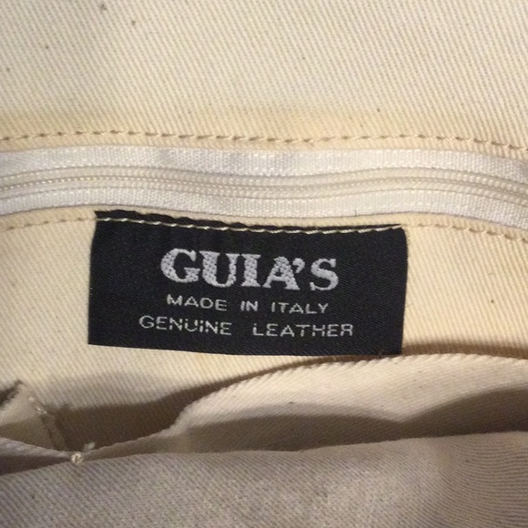 Guia’s large blue leather satchel for women - Picture 7 of 9